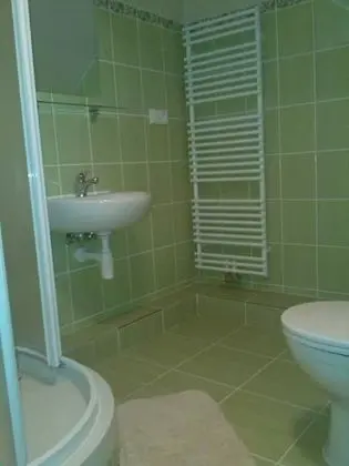 İki Ayrı Yataklı Oda, Banyolu/Duşlu