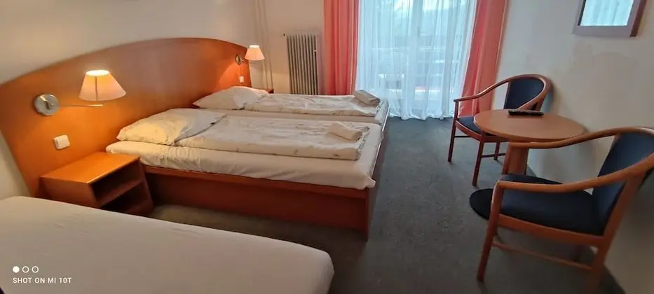 Üç Kişilik Oda