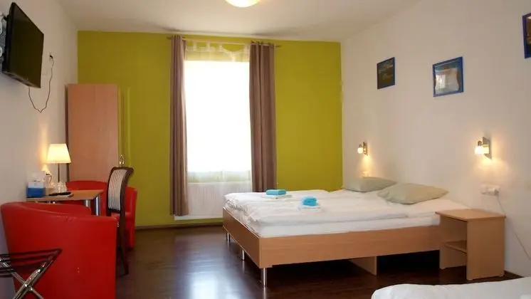 Standard Üç Kişilik Oda, Ortak Banyo