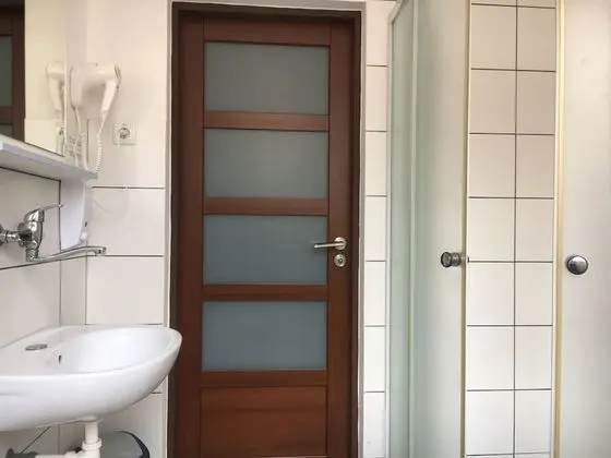 Standard Üç Kişilik Oda, Ortak Banyo