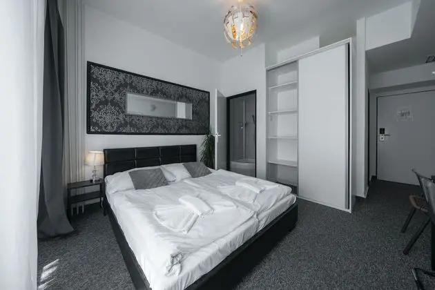 Standard Tek Büyük Yataklı Oda