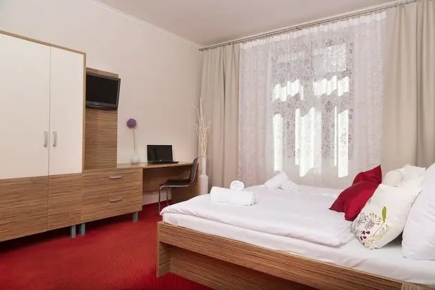 Business Tek Büyük Yataklı Oda