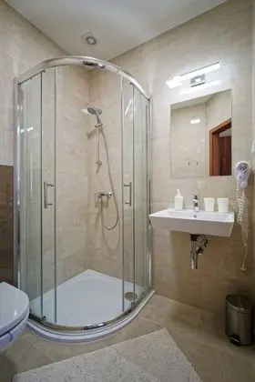 Comfort Tek Büyük veya İki Ayrı Yataklı Oda