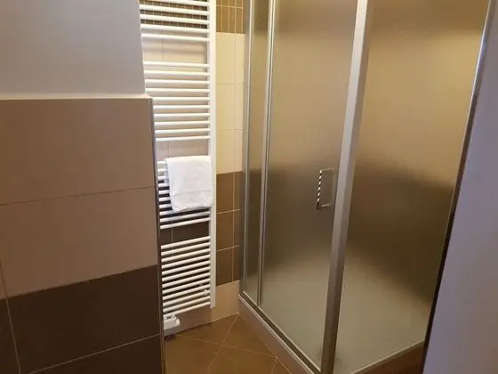 Dört Kişilik Oda, Banyolu/Duşlu