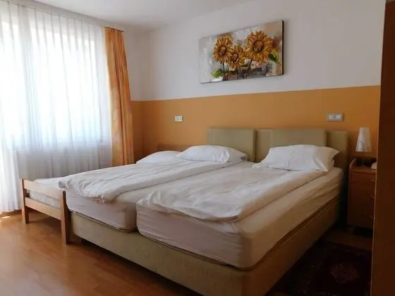 Üç Kişilik Oda