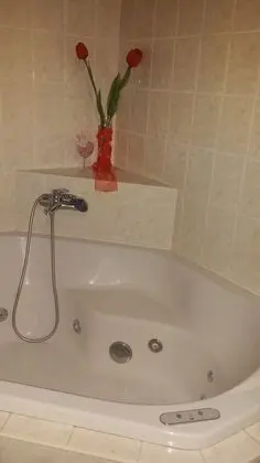 Tek Büyük Yataklı Oda, Jakuzi