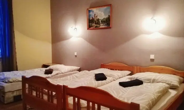 Üç Kişilik Oda