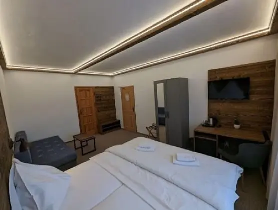 Tek Büyük Yataklı Oda (2 extra beds)
