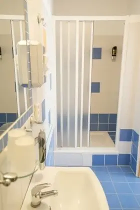 Tek Büyük Yataklı Oda (2 extra beds)