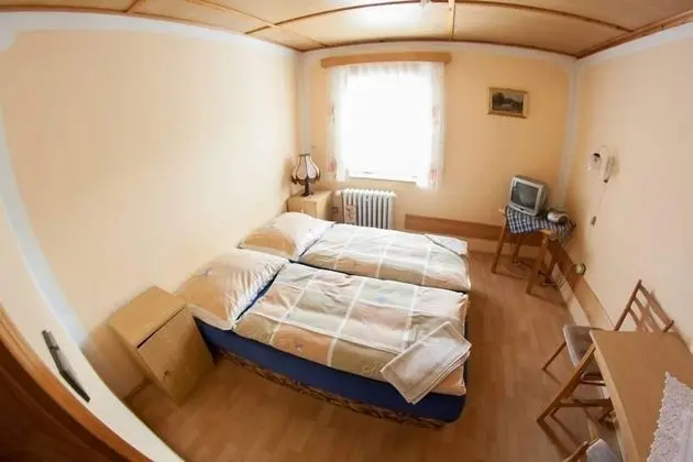 Tek Büyük veya İki Ayrı Yataklı Oda