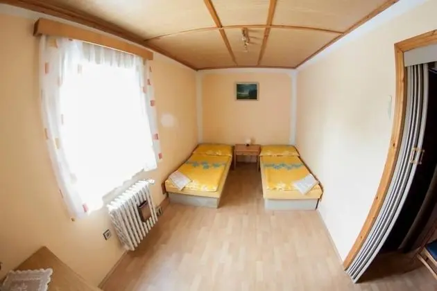 Tek Büyük veya İki Ayrı Yataklı Oda