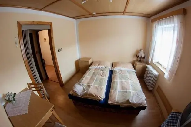 Tek Büyük veya İki Ayrı Yataklı Oda