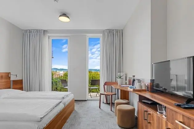 Tek Büyük Yataklı Oda, 2 Tek Kişilik Yatak, Balkon, Dağ Manzaralı