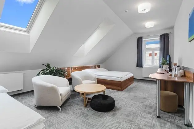 Tek Büyük Yataklı Oda, 2 Tek Kişilik Yatak, Balkon, Dağ Manzaralı