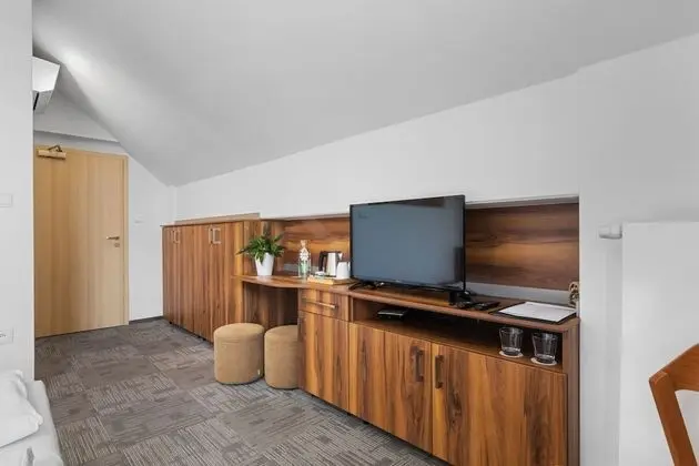 Tek Büyük Yataklı Oda, 2 Tek Kişilik Yatak, Balkon, Dağ Manzaralı