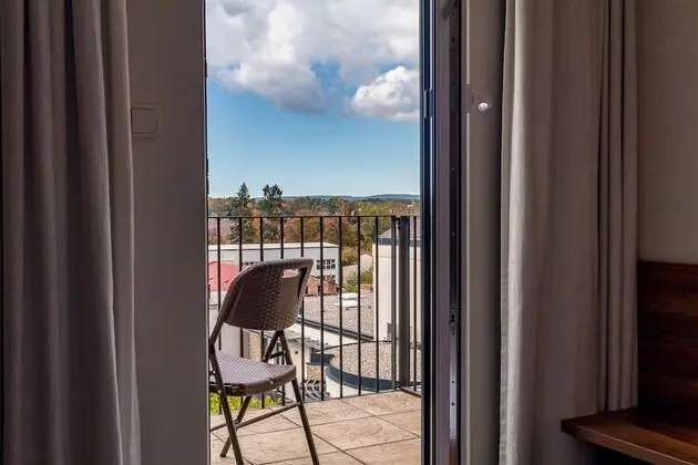 Tek Büyük Yataklı Oda, 2 Tek Kişilik Yatak, Balkon, Dağ Manzaralı