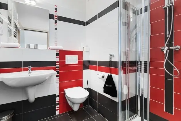 Tek Büyük Yataklı Oda, 2 Tek Kişilik Yatak, Balkon, Dağ Manzaralı