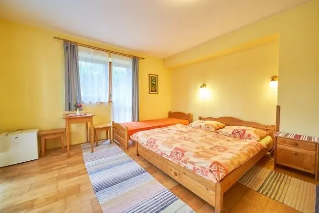 Traditional Üç Kişilik Oda