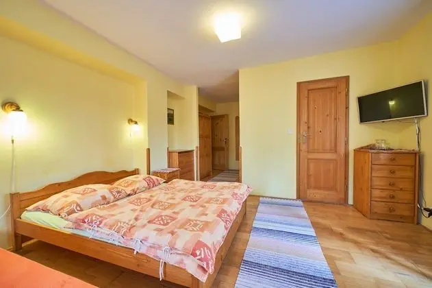 Traditional Üç Kişilik Oda