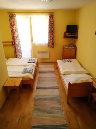 Traditional Üç Kişilik Oda