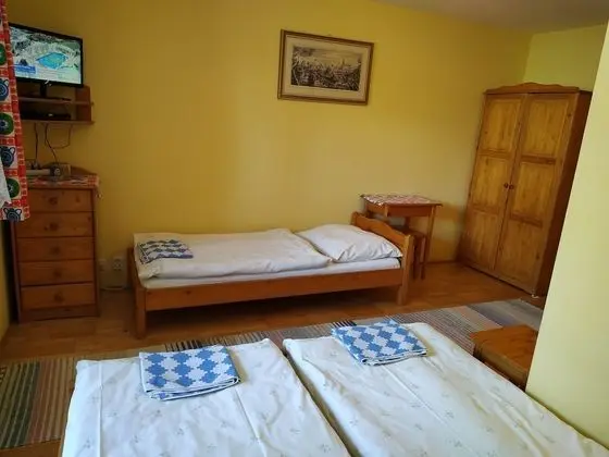 Traditional Üç Kişilik Oda