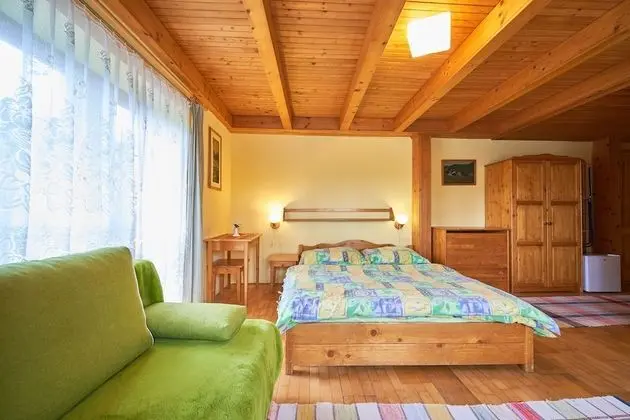 Traditional Üç Kişilik Oda