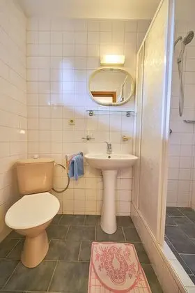 Traditional Üç Kişilik Oda