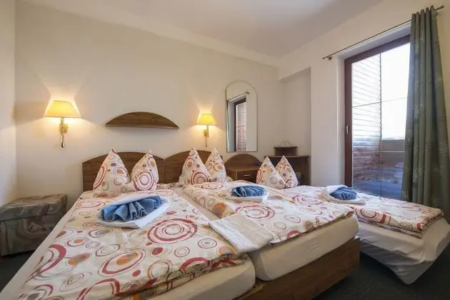 Tek Büyük Yataklı Oda, Tepe Manzaralı