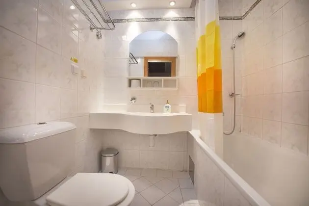 Tek Büyük Yataklı Oda, Tepe Manzaralı