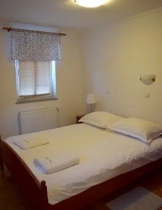 Classic Tek Büyük Yataklı Oda
