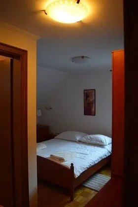 Classic Tek Büyük Yataklı Oda