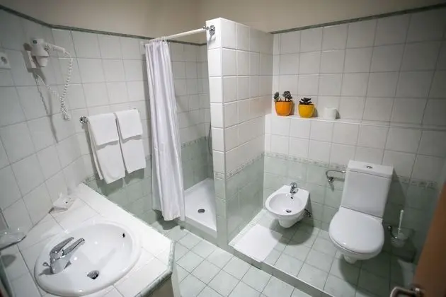 Basic Tek Büyük Yataklı Oda