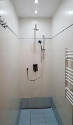 Tek Kişilik Oda, Ortak Banyo