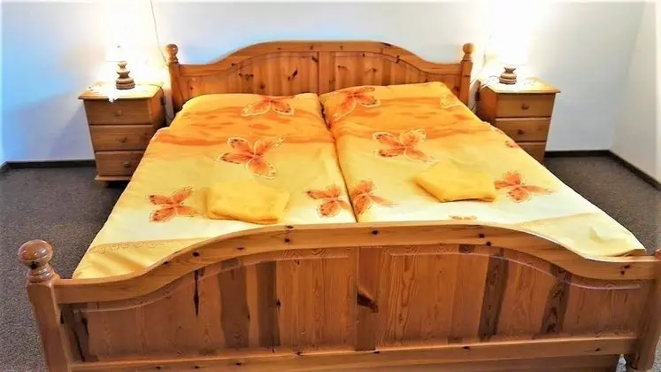 Tek Büyük Yataklı Oda, Balkon, Bahçe Manzaralı