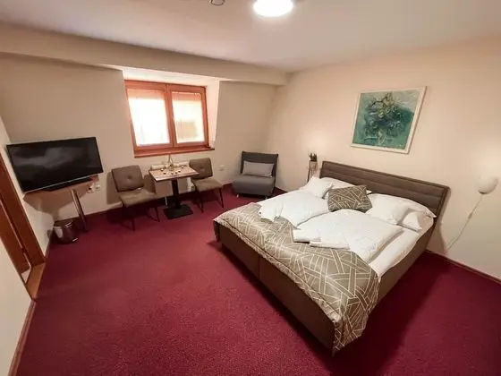 Comfort Tek Büyük veya İki Ayrı Yataklı Oda