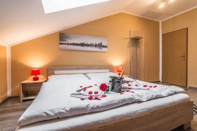Comfort Tek Büyük Yataklı Oda
