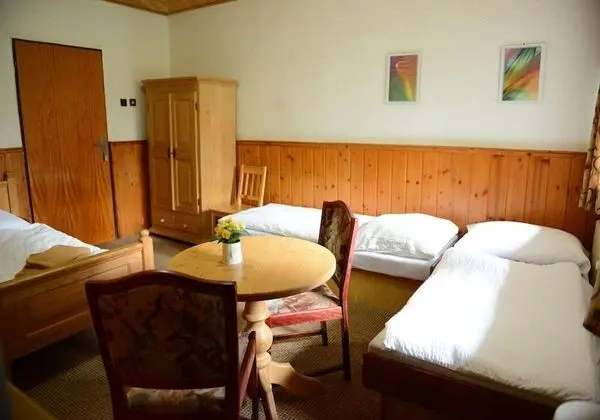 Dört Kişilik Oda, Ortak Banyo