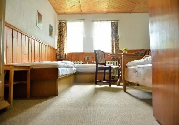 Dört Kişilik Oda, Ortak Banyo