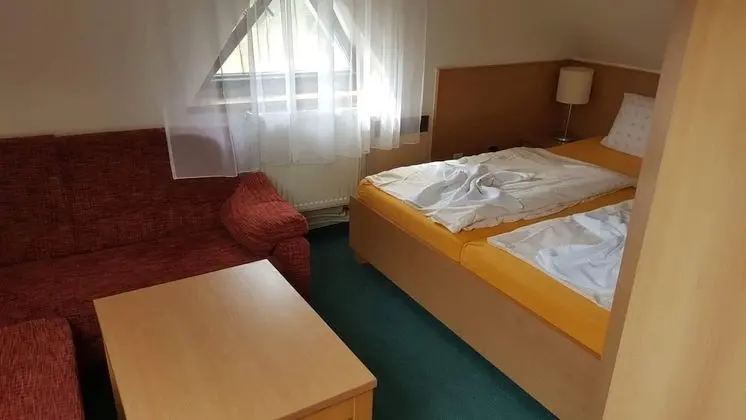 Basic Tek Büyük veya İki Ayrı Yataklı Oda