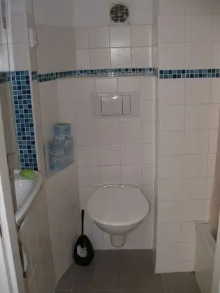 Tek Kişilik Oda, Ortak Banyo (3)