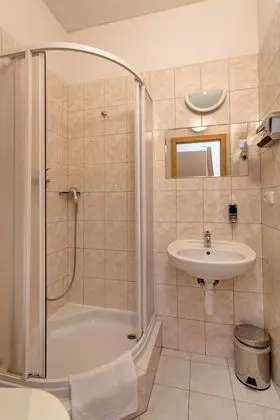Standard Tek Büyük veya İki Ayrı Yataklı Oda
