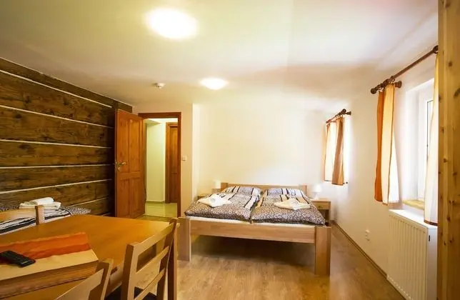 Basic Tek Büyük veya İki Ayrı Yataklı Oda (+ Extra bed)