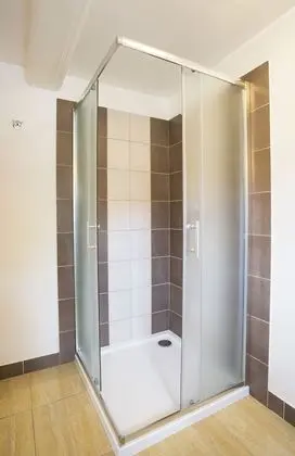 Basic Tek Büyük veya İki Ayrı Yataklı Oda (+ Extra bed)