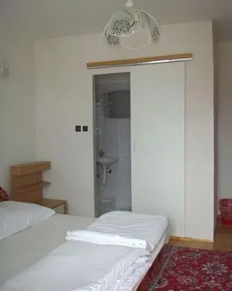 Economy Tek Büyük Yataklı Oda