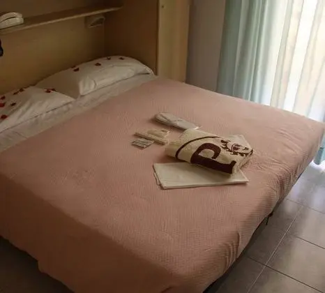 Tek Büyük veya İki Ayrı Yataklı Oda, Balkon