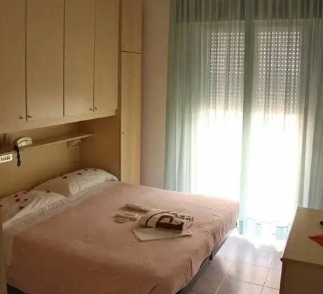 Tek Büyük veya İki Ayrı Yataklı Oda, Balkon