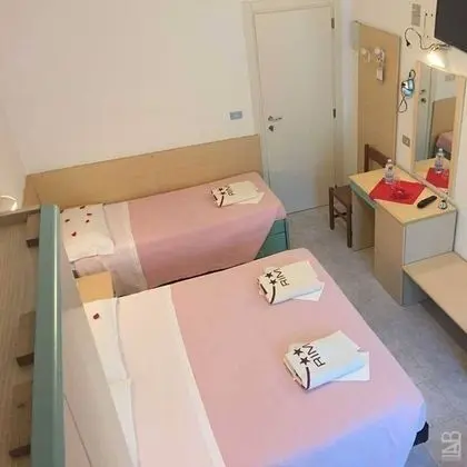 Üç Kişilik Oda, Balkon