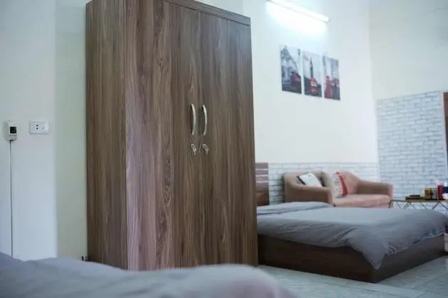 Stüdyo, Bahçe Manzaralı