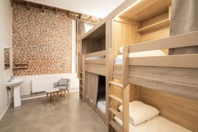 Bed in for 4 bed room with private bathroom