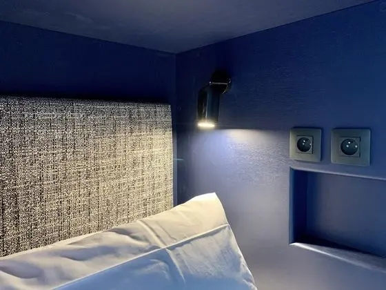 Lit en dortoir de 4 lits salle de bain commune